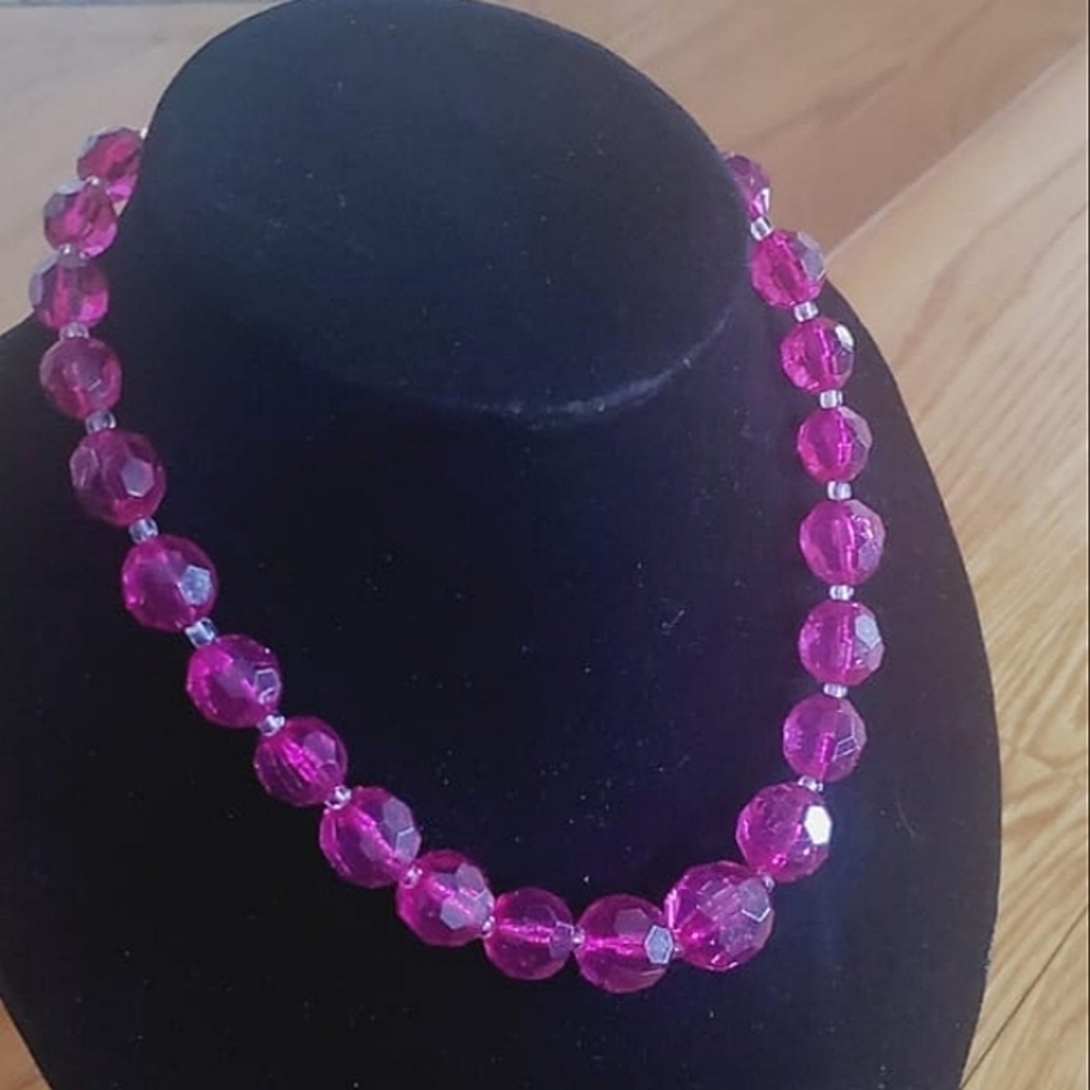 Pink Beaded Handmade Necklace. 🌴